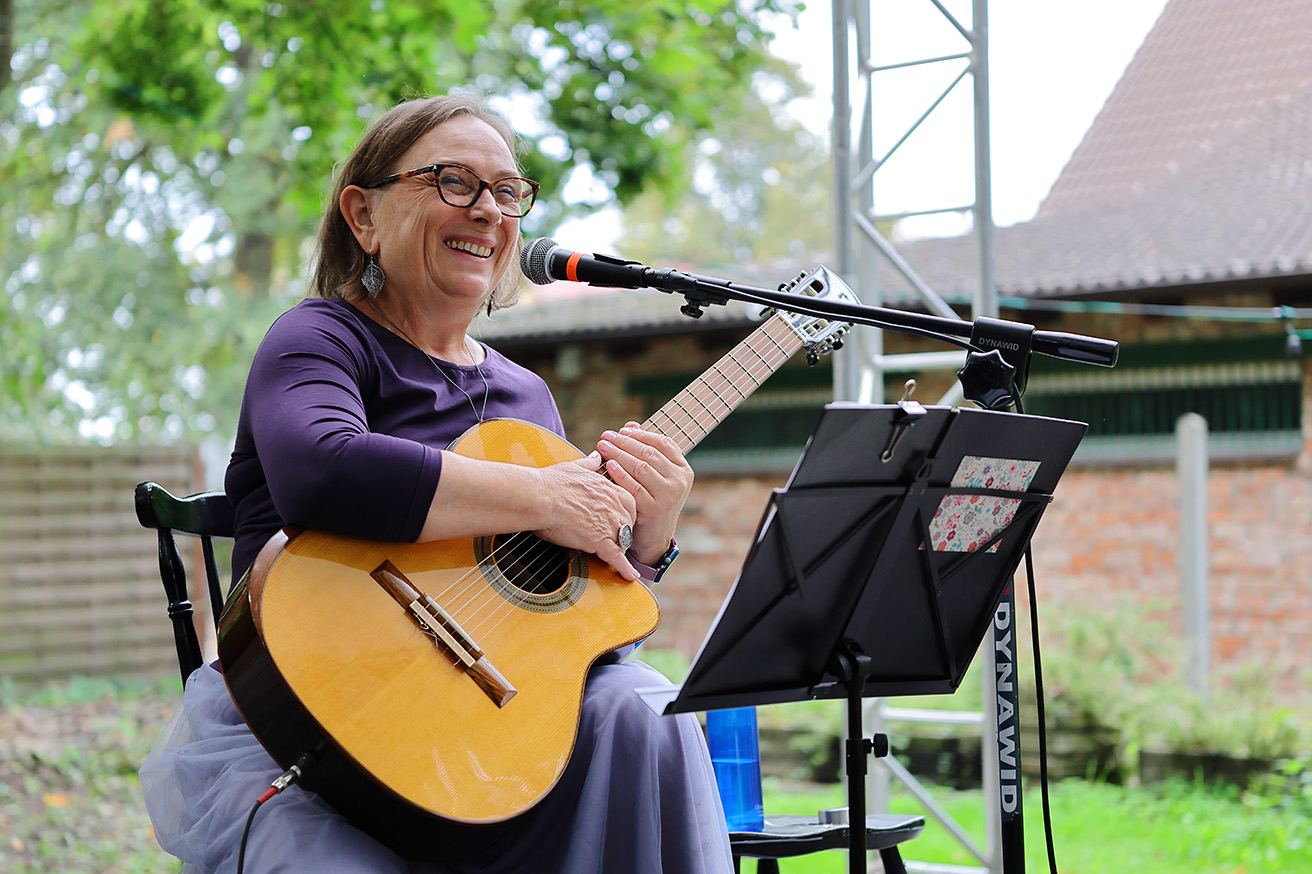 Atmospheric concerts: sung poetry by Iwona Waligórska